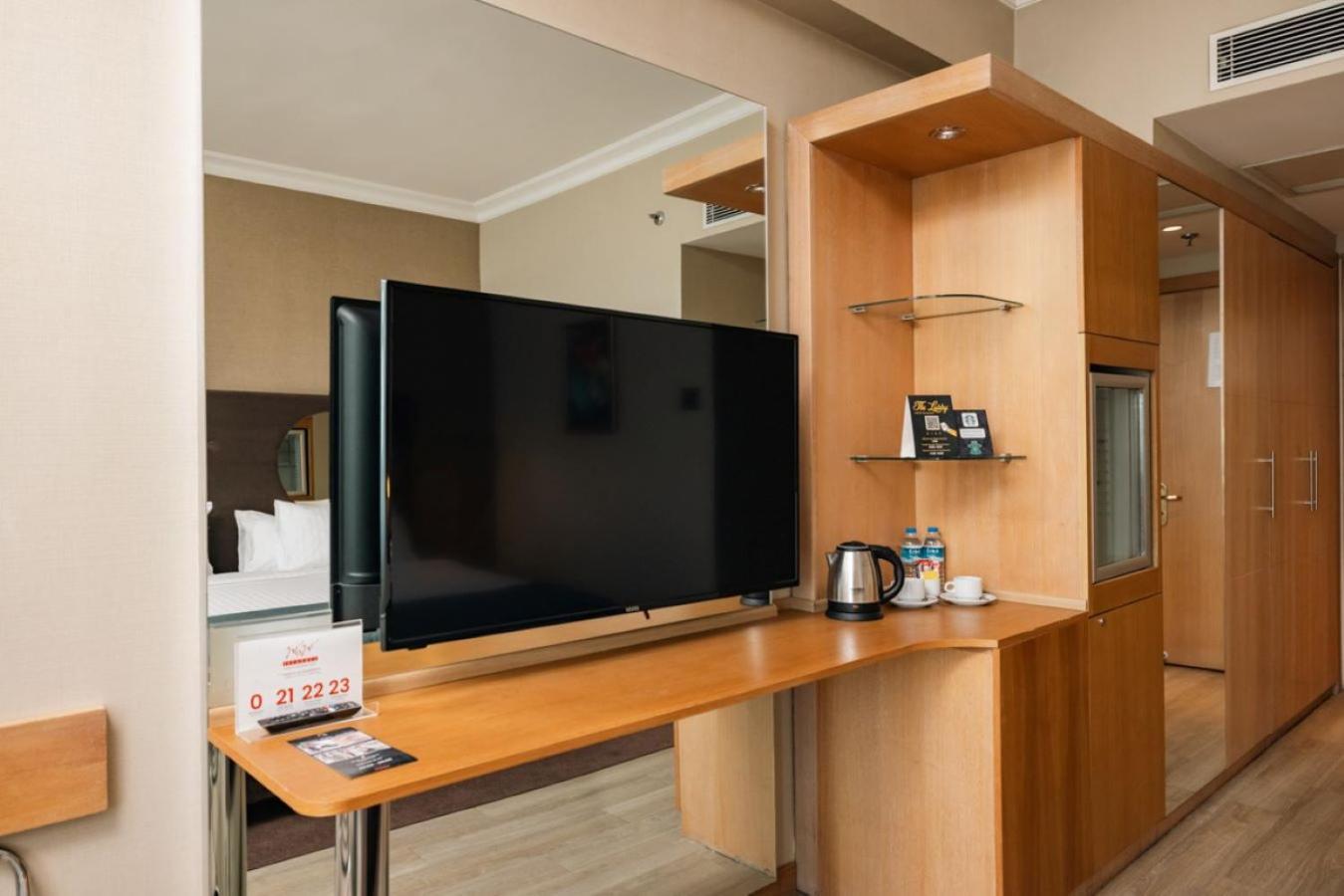 Wow Airport Hotel 4*
